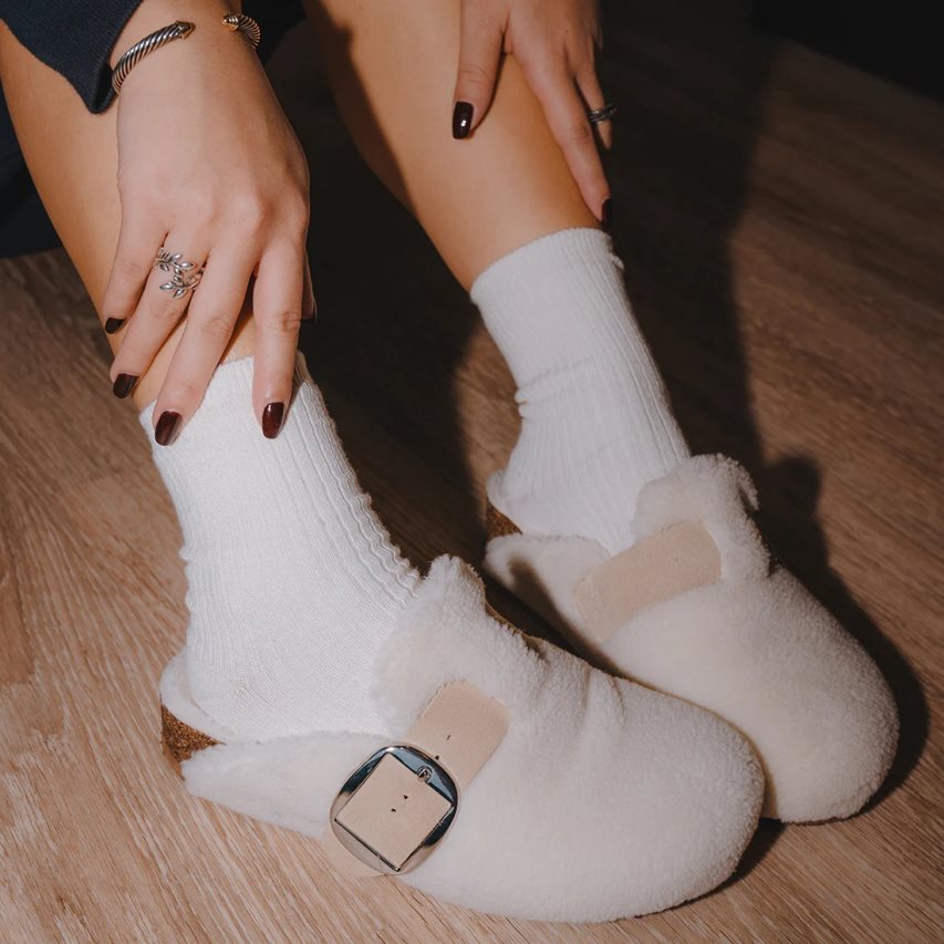 White Steve Madden Cuddle Women's Slides | PH 4968AWK